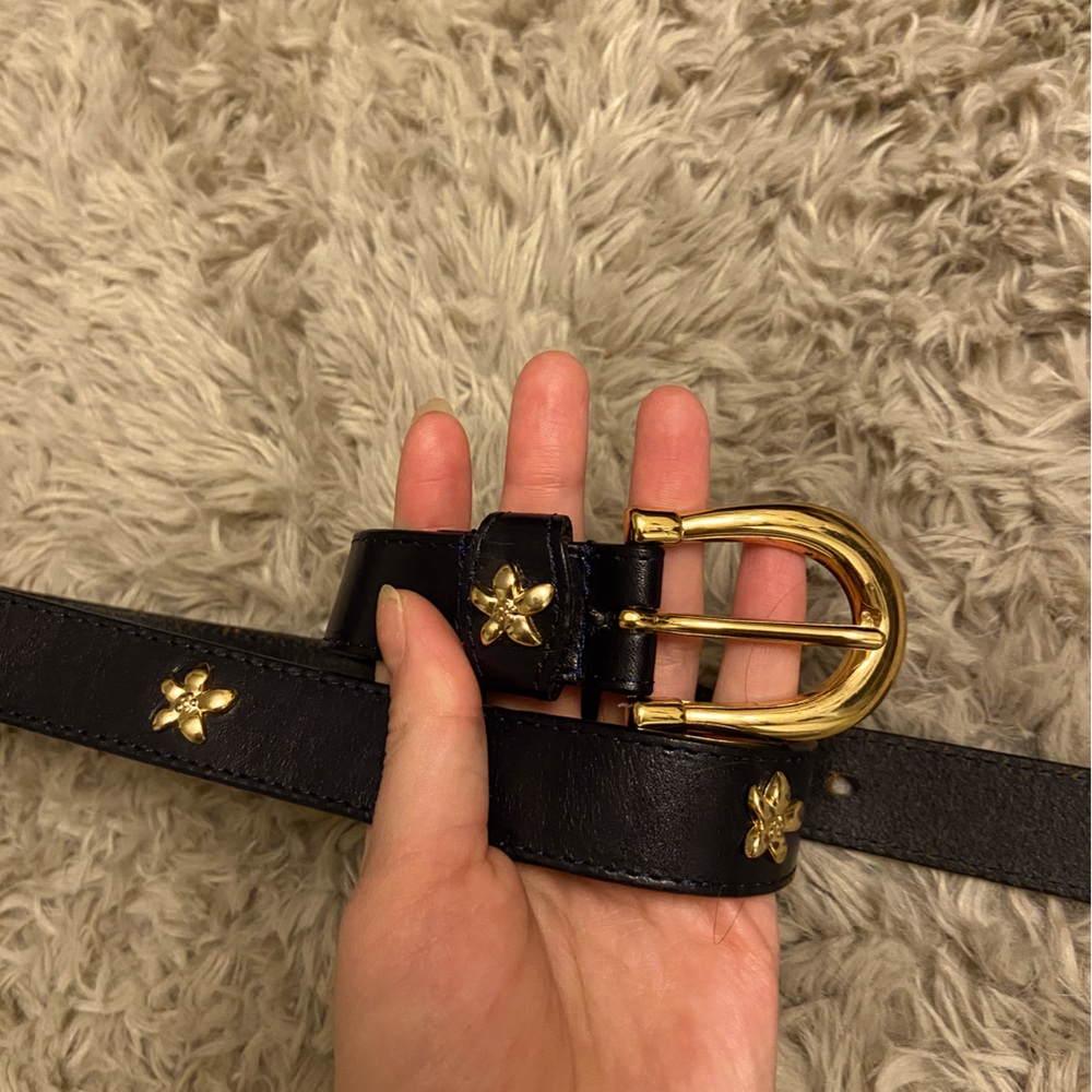 FREE* Gold leather belt with flower details small